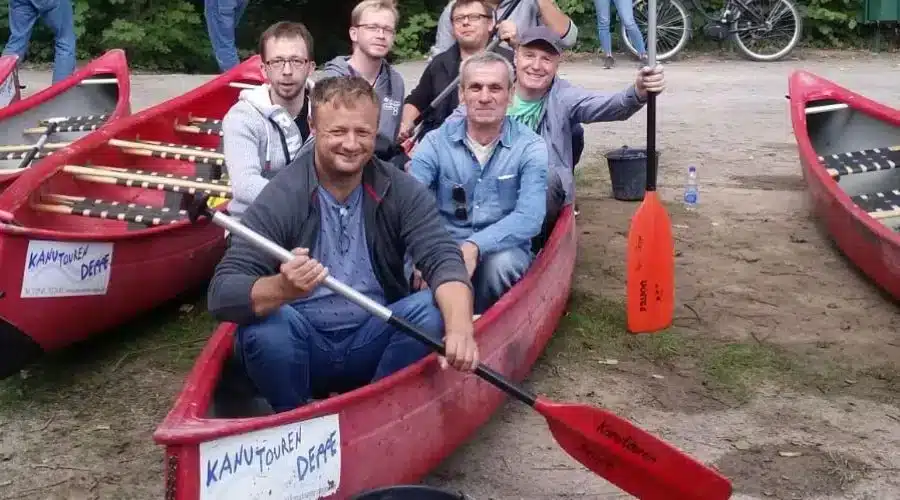 Das Team beim Kanu-Ausflug in Lippstadt